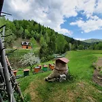 Nad Stawami Nyaraló *