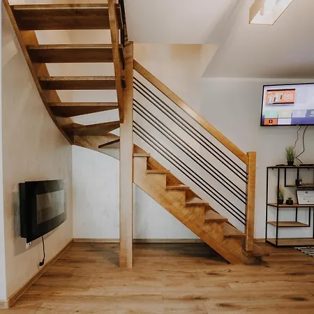 Nad Stawami Nyaraló